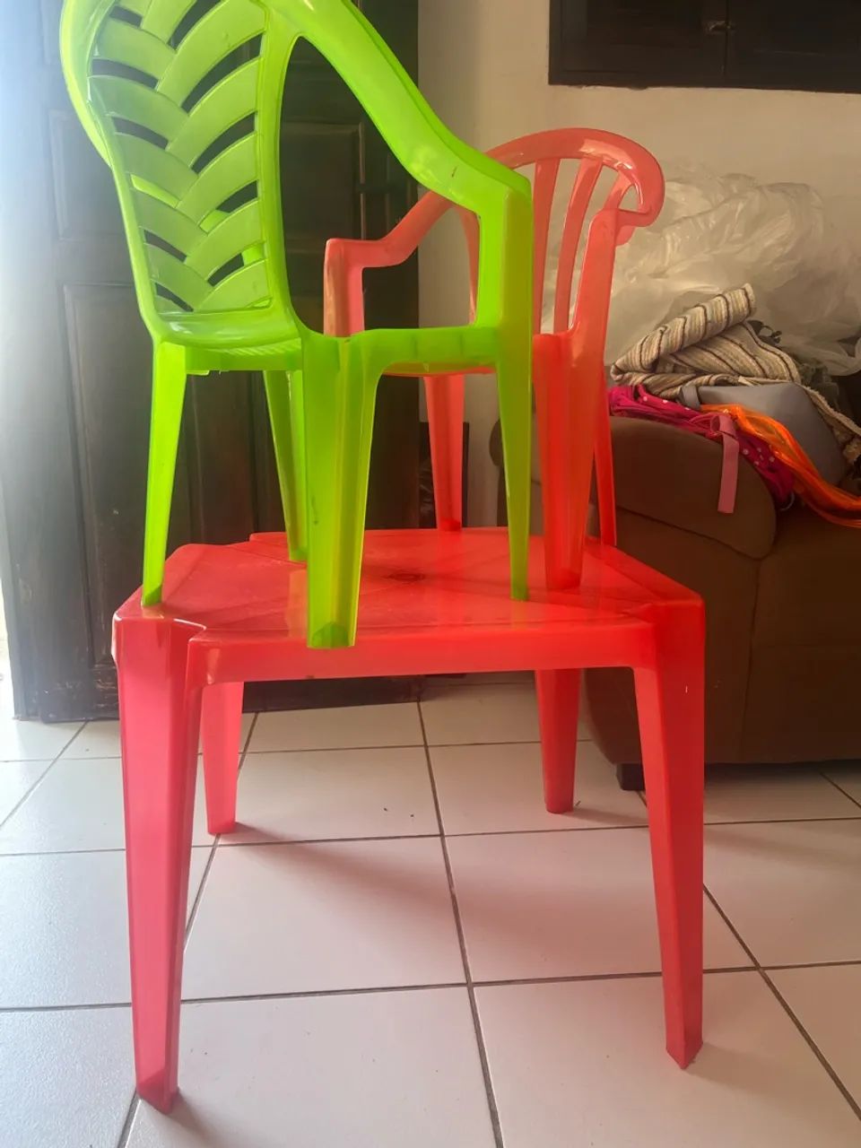 Mesa infantil com 2 cadeiras