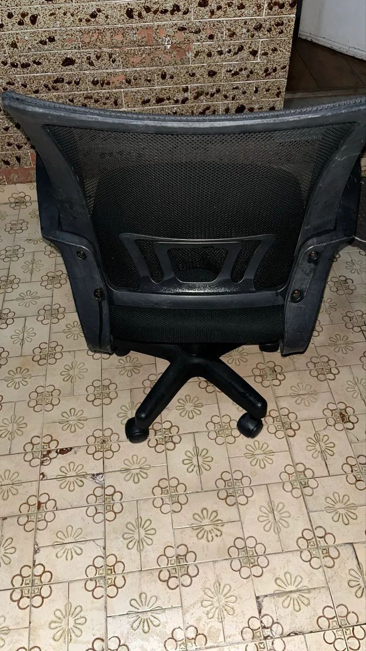 Vendo cadeira de escritório  - Foto 3