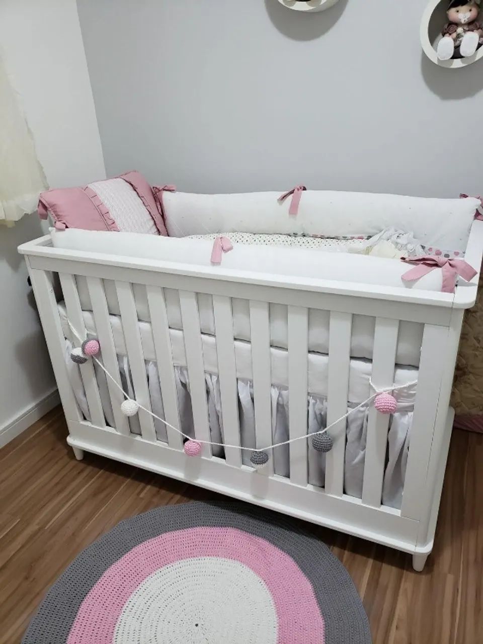 Berço que vira cama de solteiro 