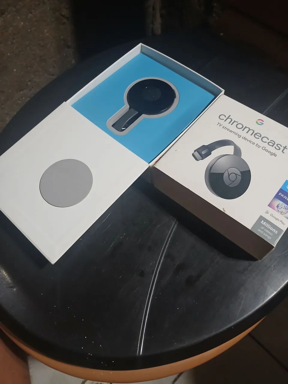 Chromecast TV streaming devido by Google Novo  - Foto 3