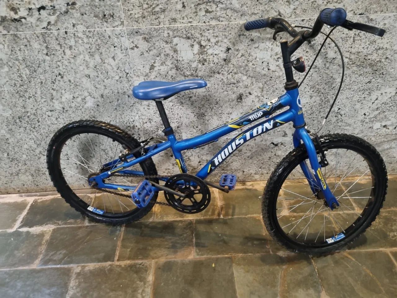 Bicicleta aro 16 semi nova 