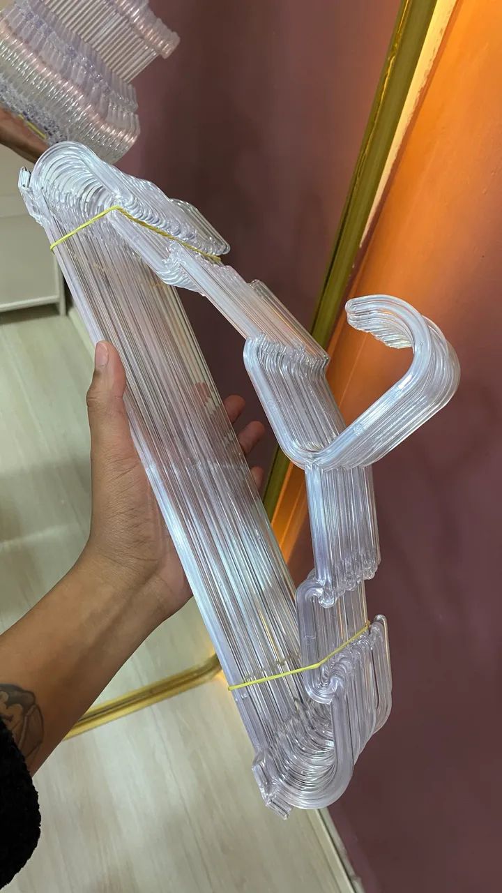 Kit 200 cabides de acrílico mega resistentes - Foto 3