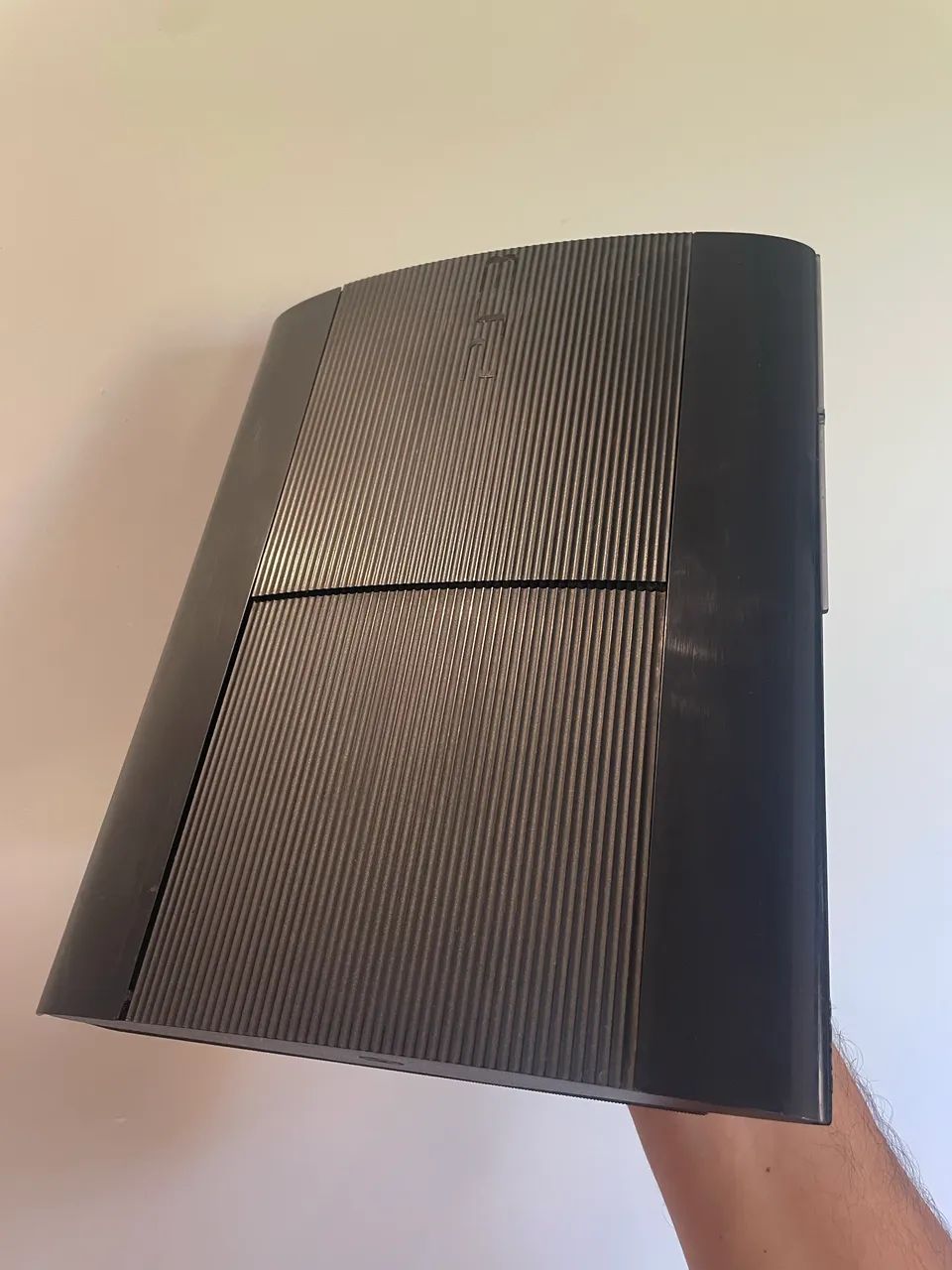 PS3 Super Slim na caixa 5 jogos, 2 controles - Foto 2