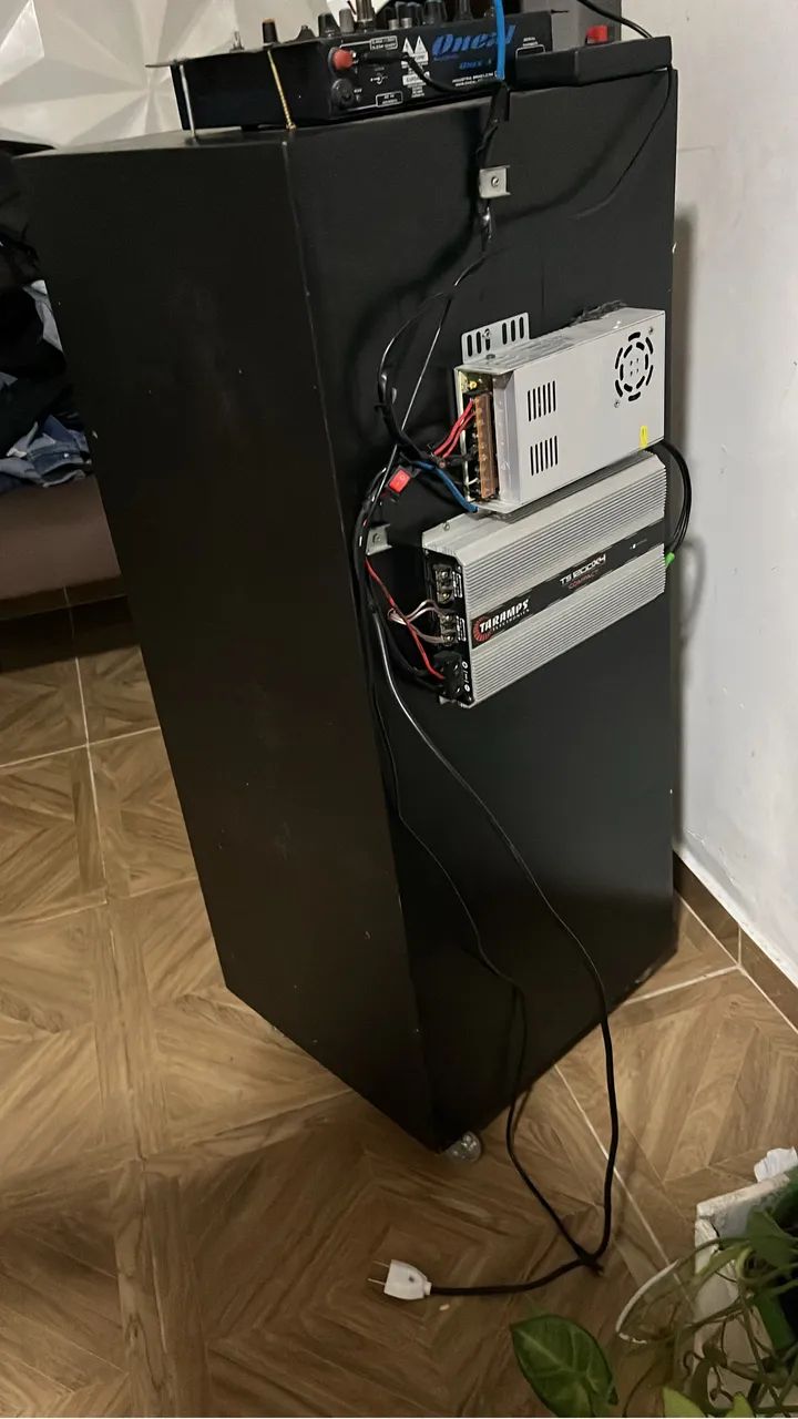 Caixa 1300 watts - Foto 2