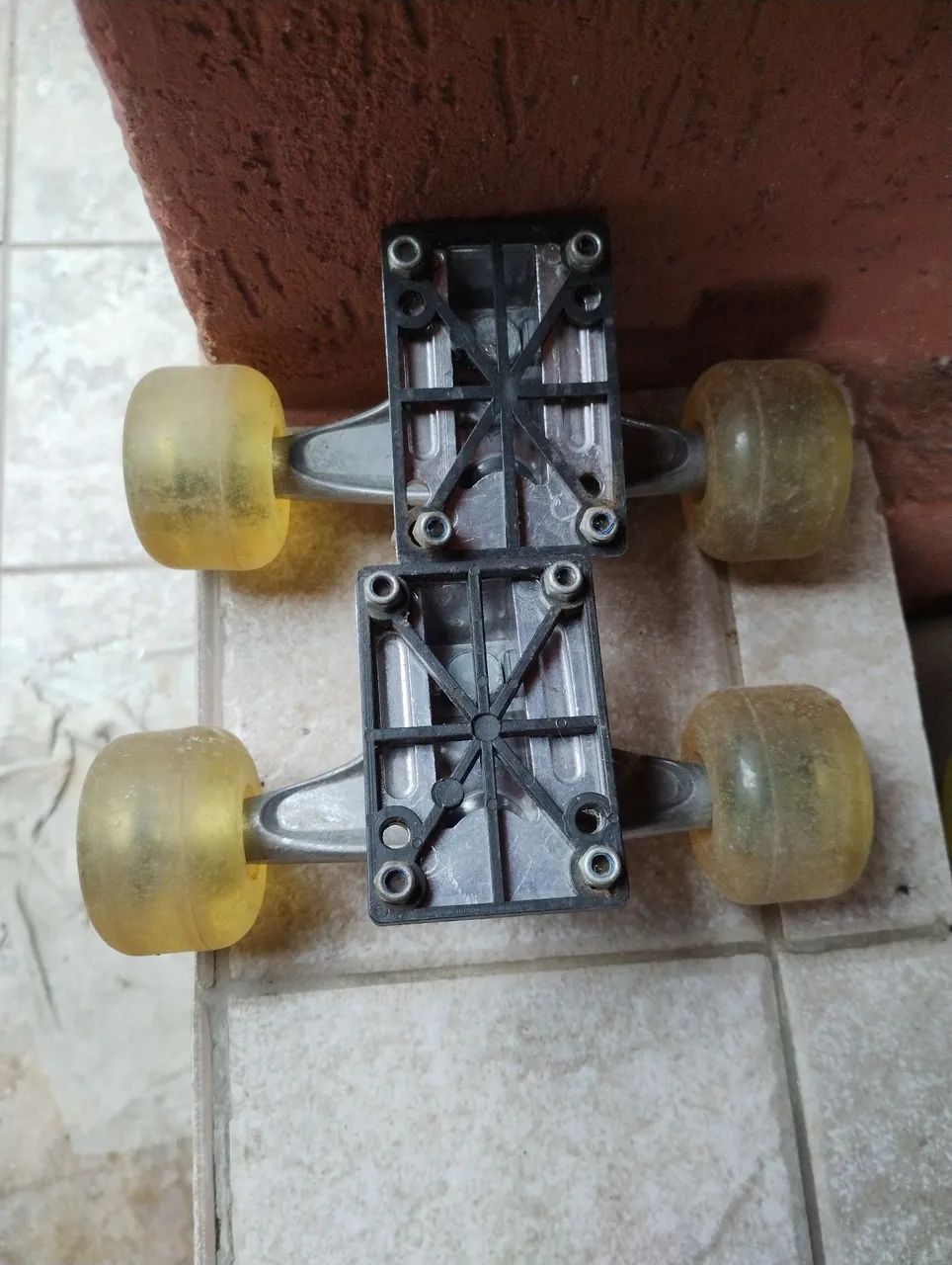 Eixos (trucks) de skate vintage. - Foto 2