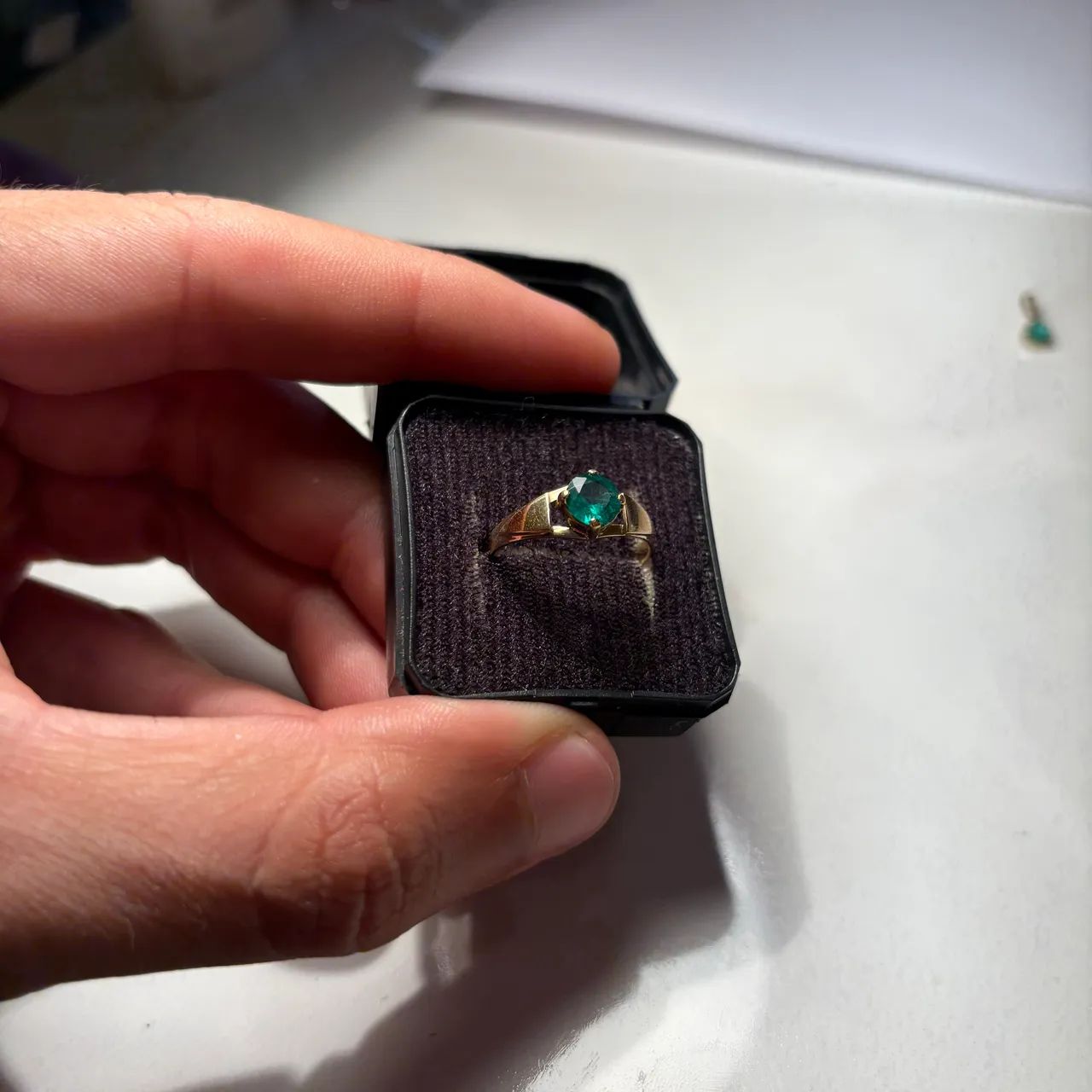 Anel de ouro 18k com esmeralda - Foto 3
