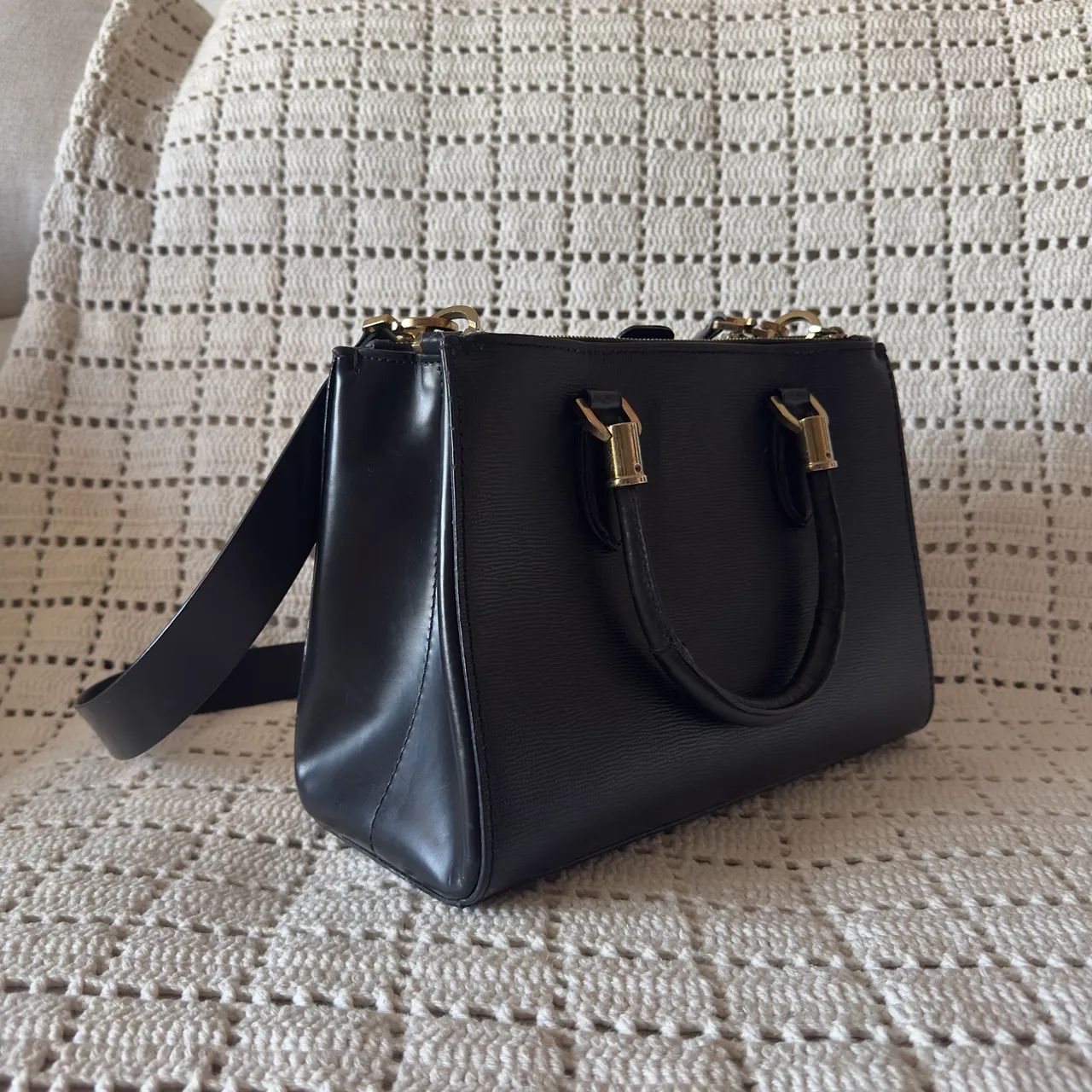 Bolsa Schütz Preta Grande  - Foto 5