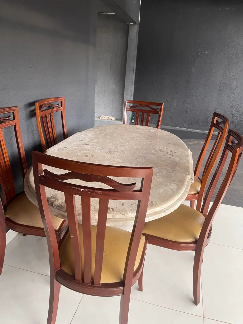 Mesa de Mármore com 6 cadeiras  - Foto 2