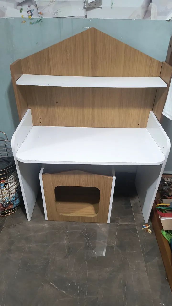 Linda mesa escrivaninha casinha