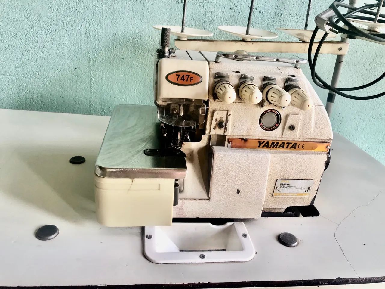 Maquina overlock 