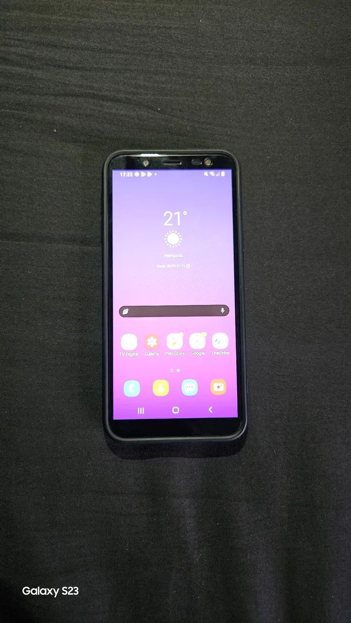 Vendo Samsung Galaxy J6 em ótimo estado.