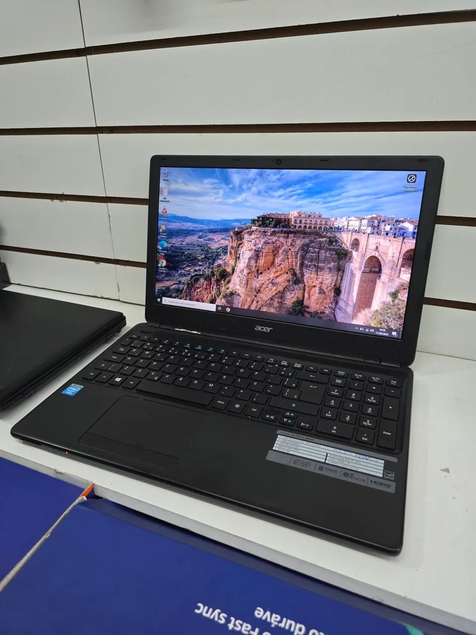 Notebook Acer core i3 em excelente estado 