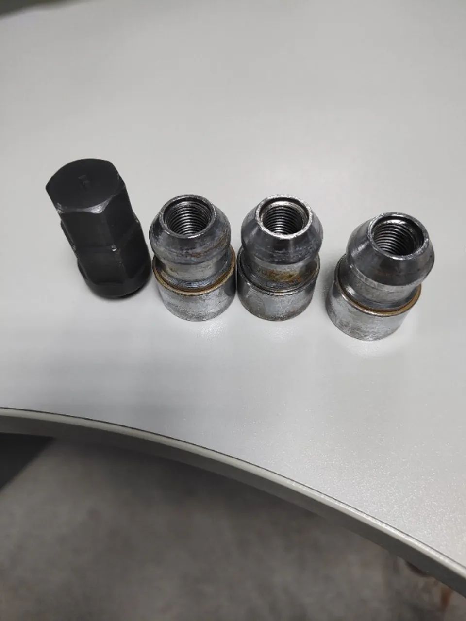 Conjunto antifurto universal para rodas de veículos (somente com 03 peças) - Vendo ou troc - Foto 6