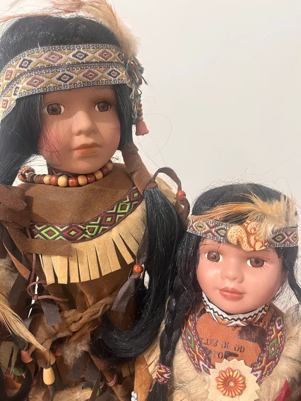 Duas bonecas índias em porcelana  - Foto 3