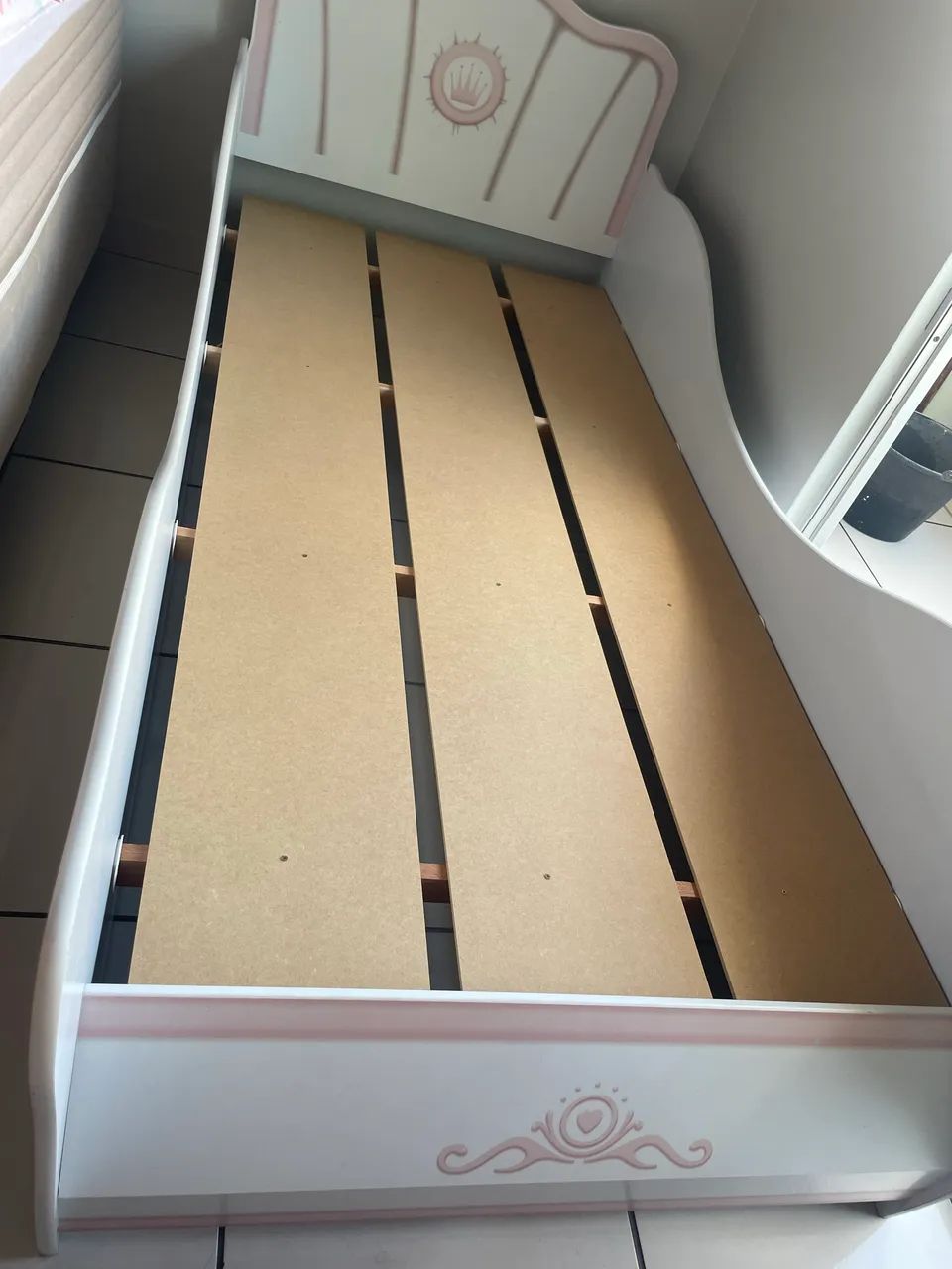 Vende- se cama de solteiro estilo carruagem  - Foto 4