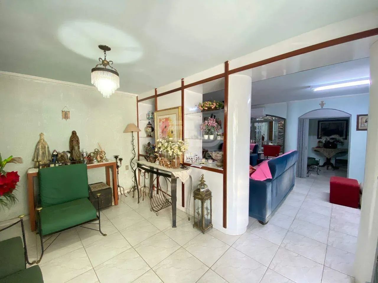 Casa à venda em Várzea Grande com 4 quartos sendo 1 suíte