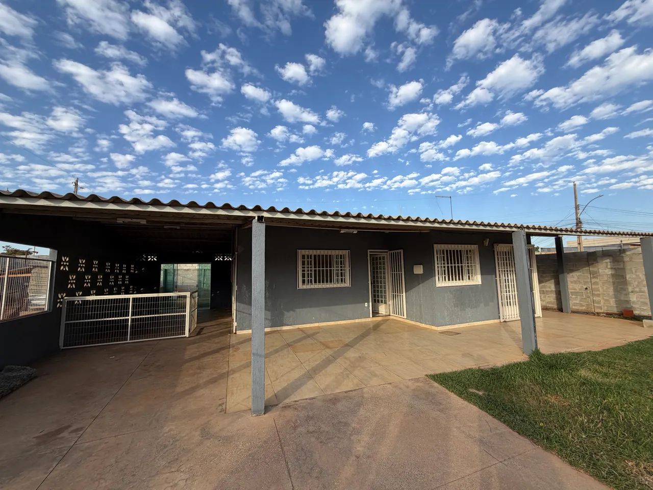 VENDO CASA NO LÚCIO COSTA CONDOMÍNIO FECHADO 