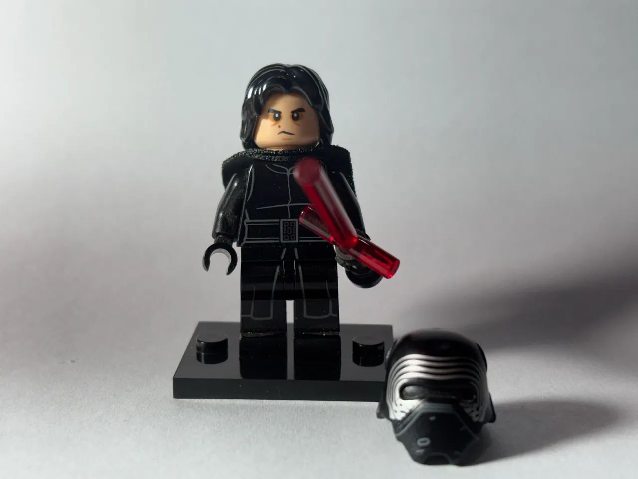 Lego star wars Kylo ren minifigure