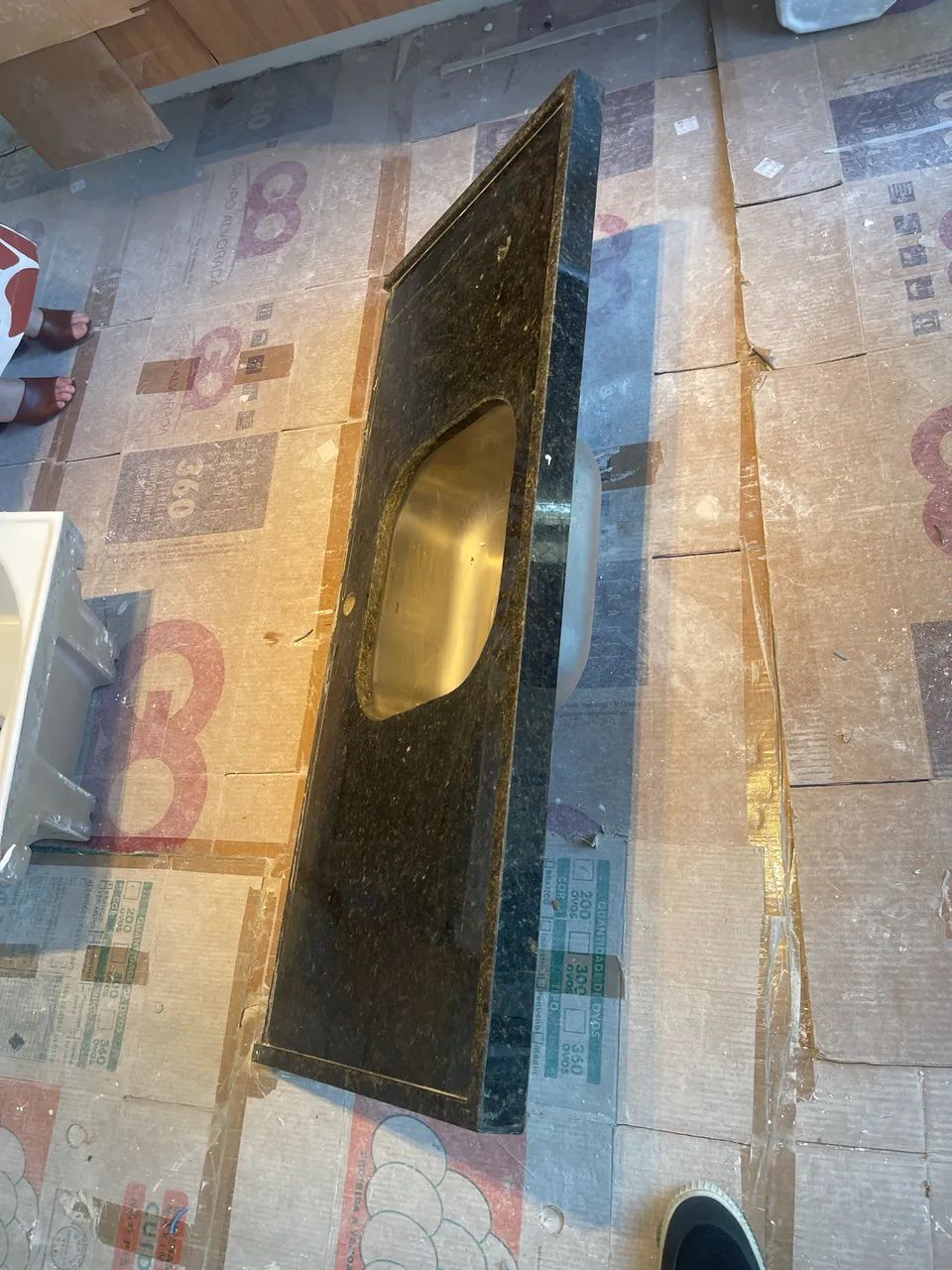 Bancada de granito nova com cuba e válvulas originais docol - Foto 2