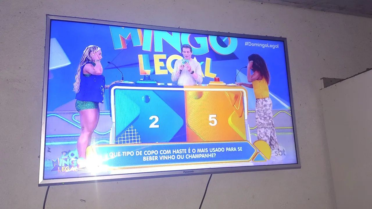 Vende-se uma TV de 43 polegadas Panasonic  - Foto 2