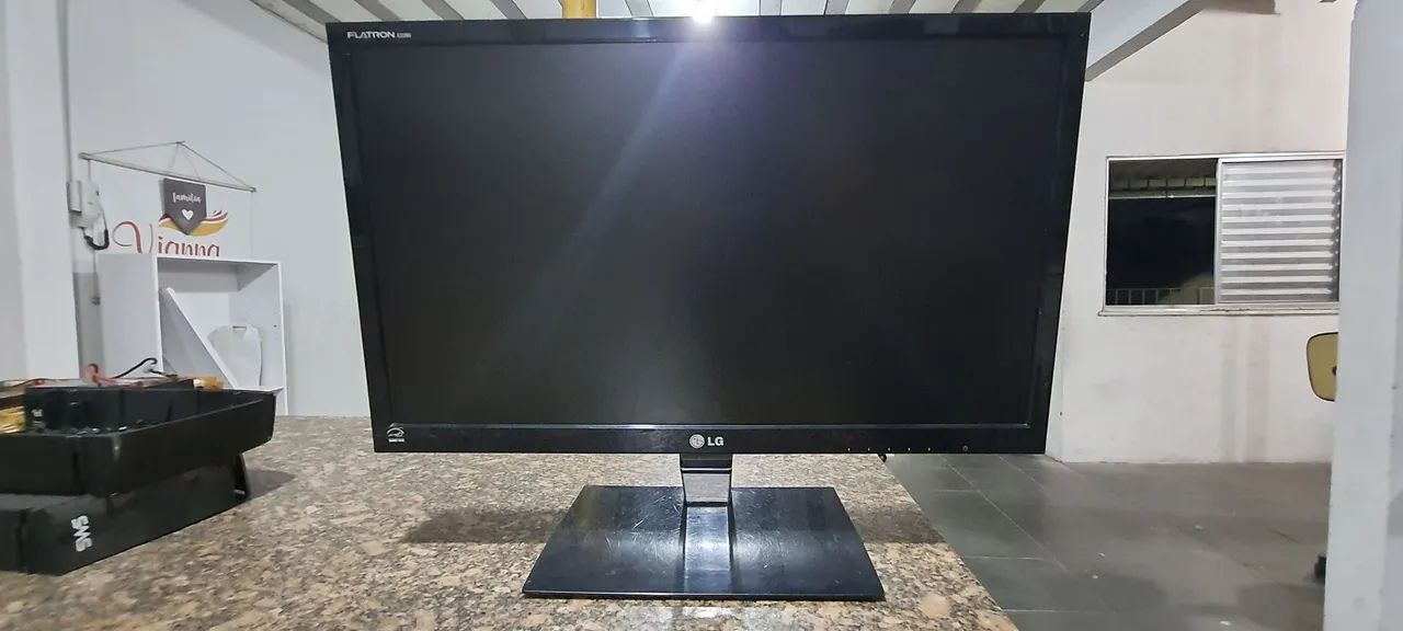 Monitor LG Flatron E2260