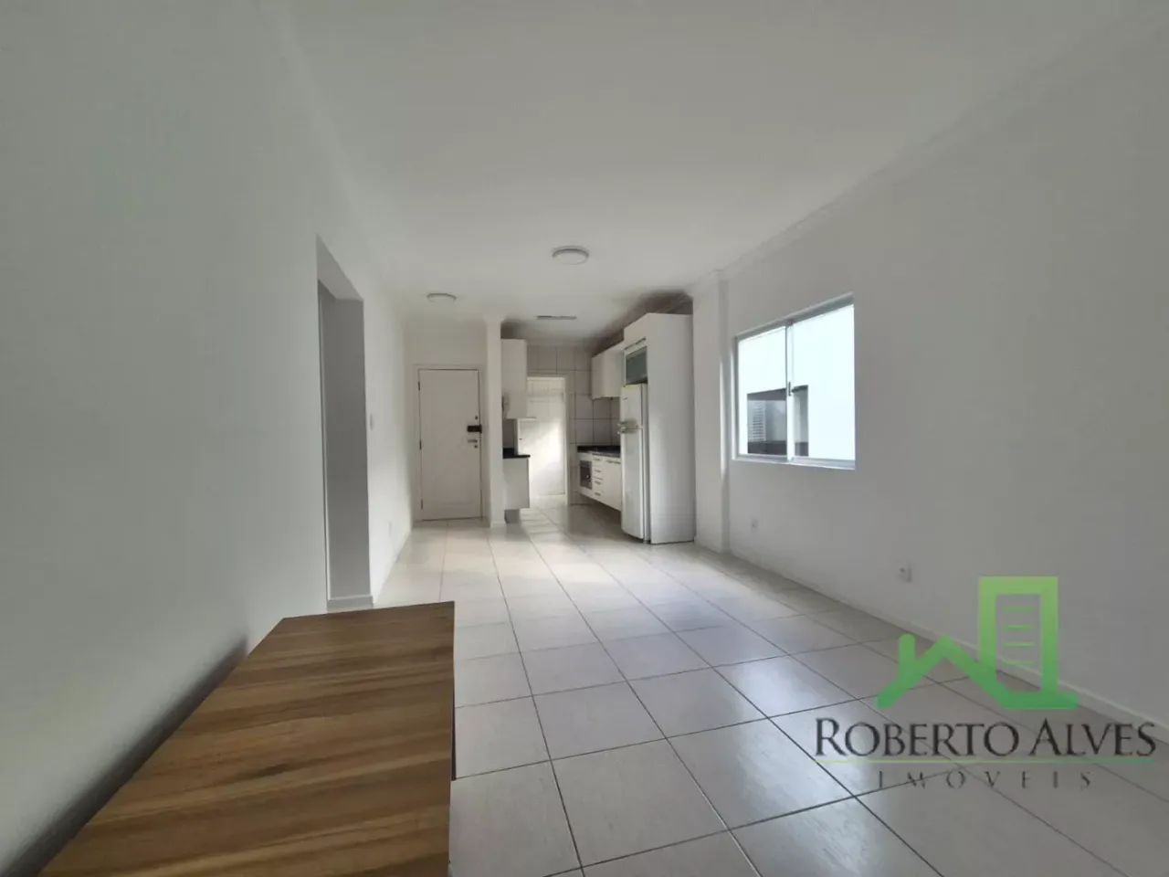Aluguel Anual em Jurerê | 02 Dorm (01 Suíte) | Varanda com Churrasqueira - Foto 4