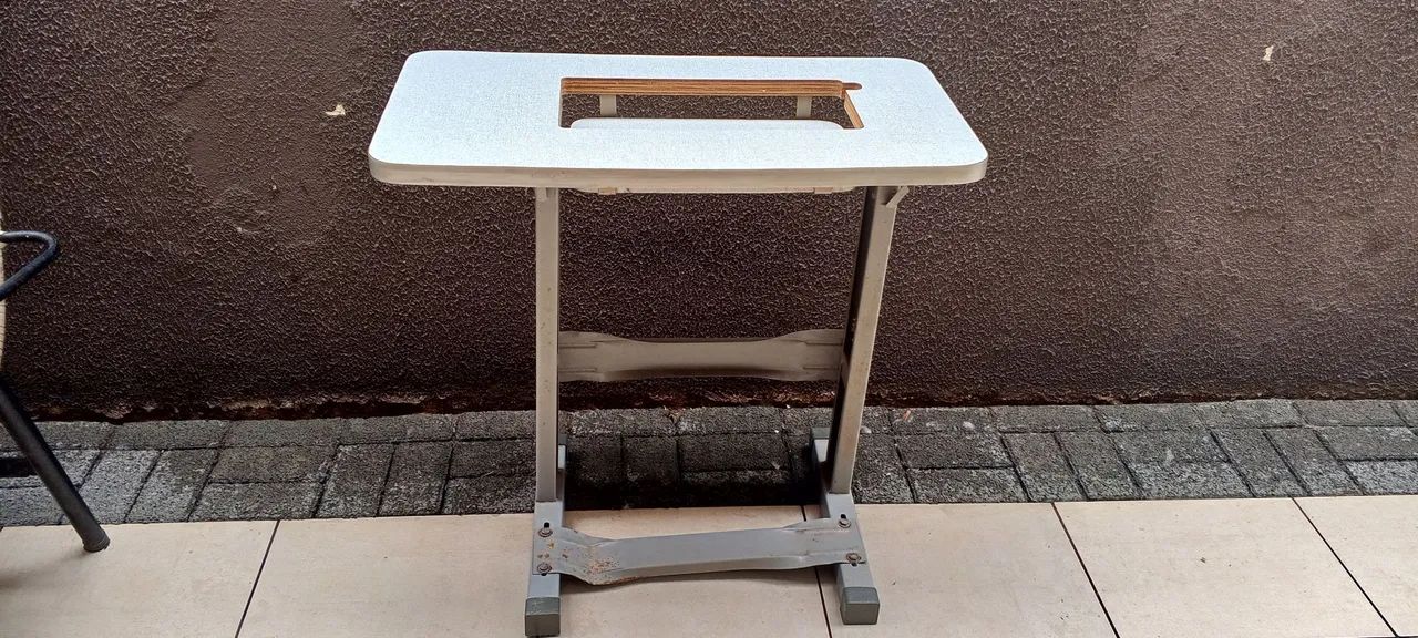 Mesa gabinete de costura