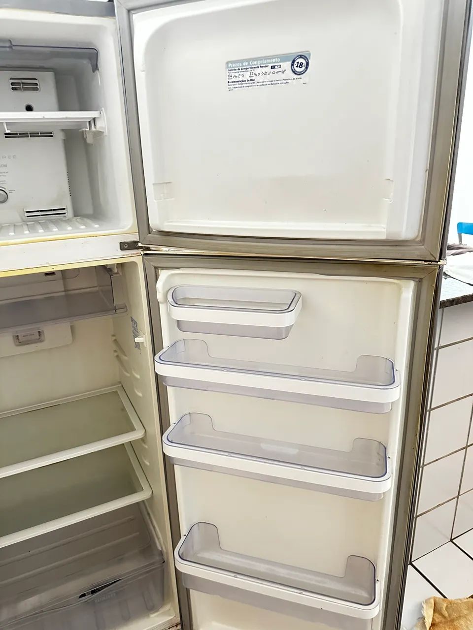 Geladeira Eletrolux 310Litros DF36A
