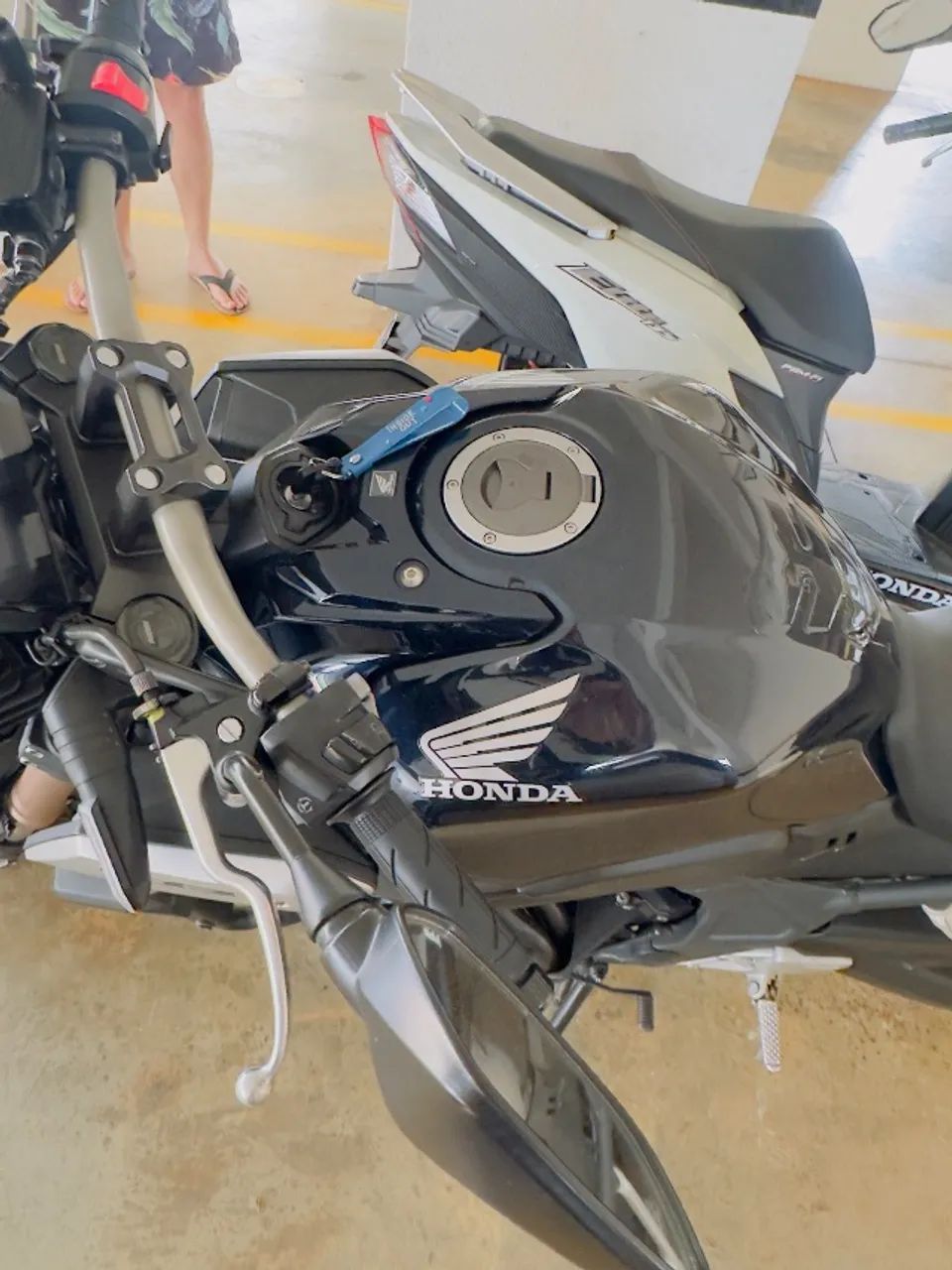 CB 650 R - Foto 2