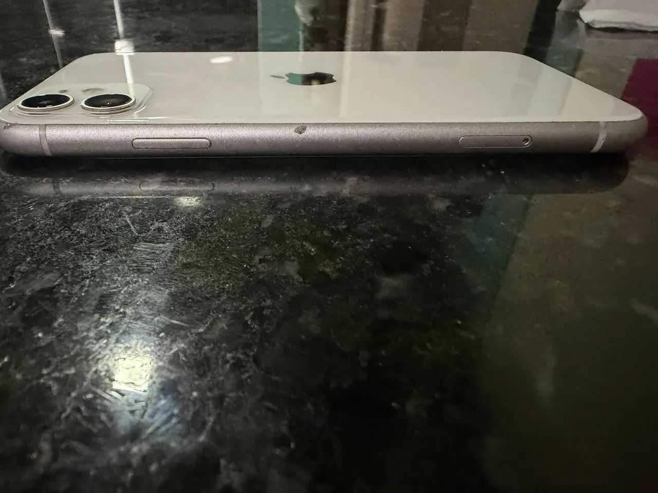 Iphone 11 usado 64gb Branco - Foto 4