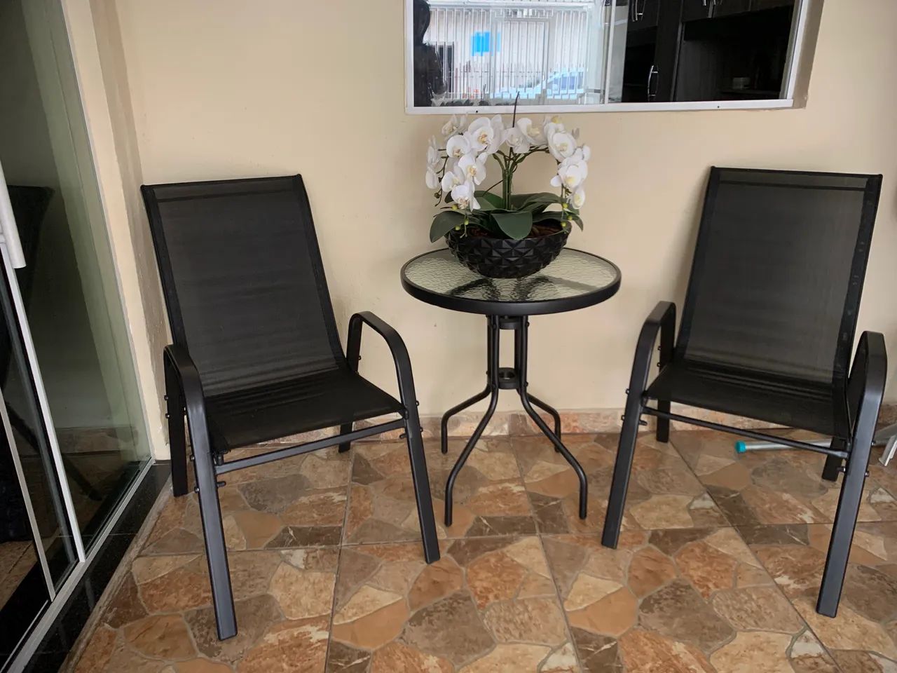 Mesa de varanda com 2 cadeiras super confortável  - Foto 2