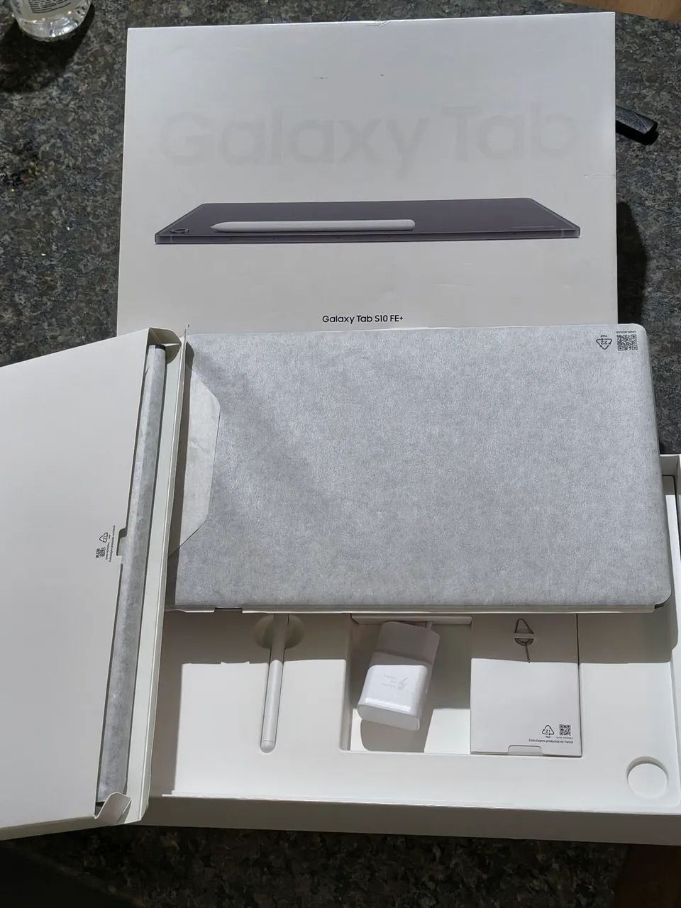 Galaxy Tab S10 FE+ 128GB RAM + S Pen + Capa Original + Caixa + Garantia restante: 3 meses