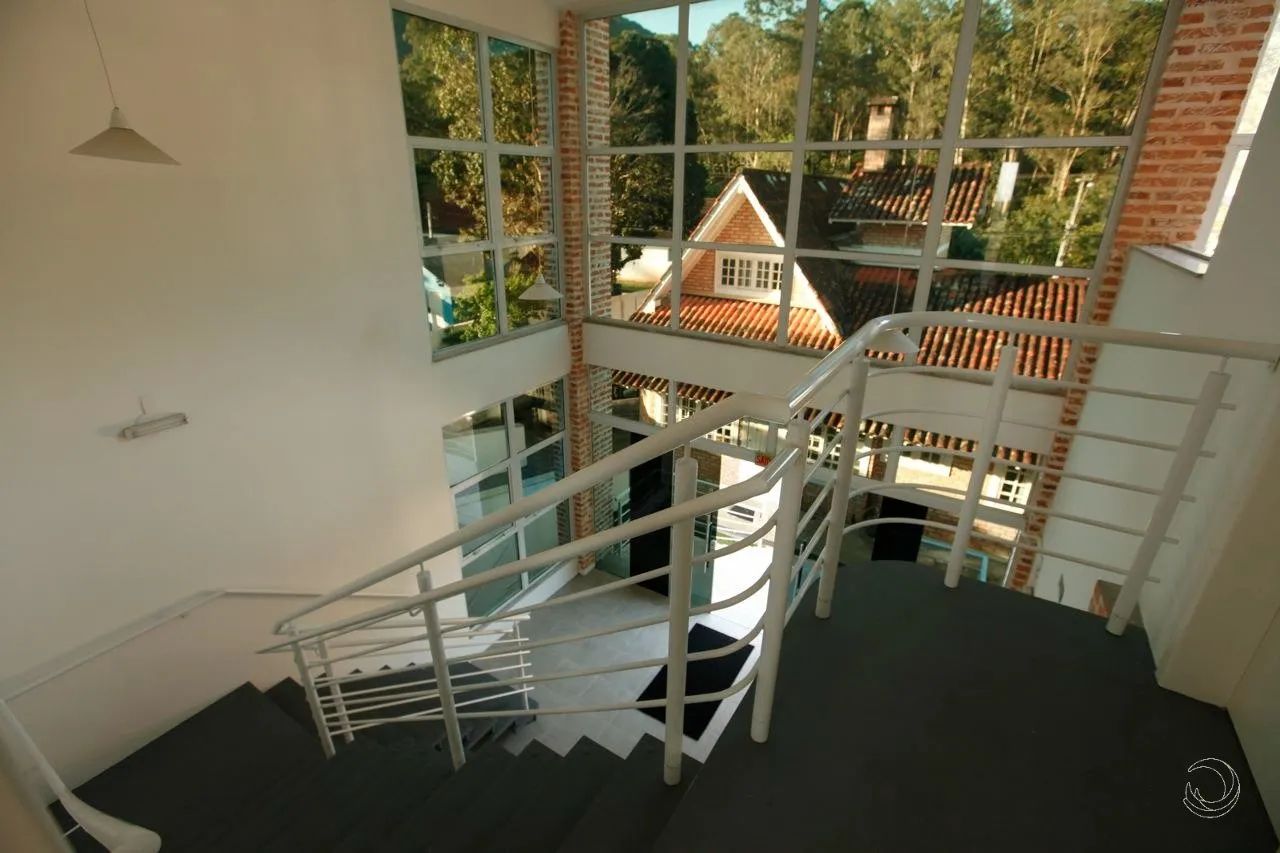 Prédio de 897.61m² no bairro Saco Grande - Foto 4