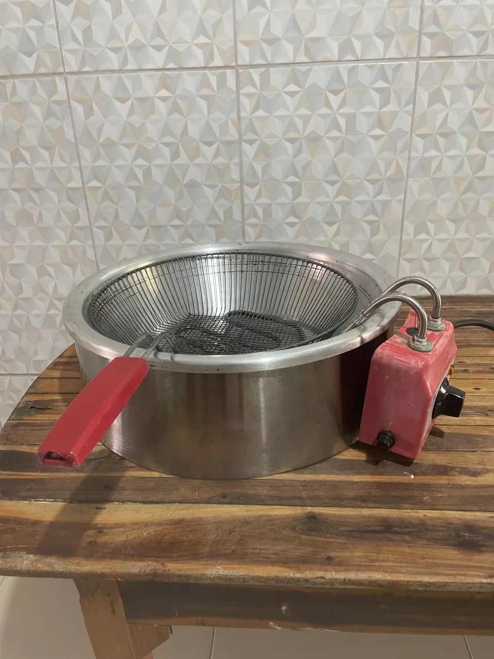 TACHO FRITADOR ELÉTRICO 7L
