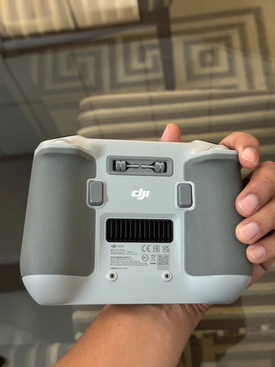 CONTROLE COM TELA ORIGINAL DJI RC - IMPECÁVEL  - Foto 3