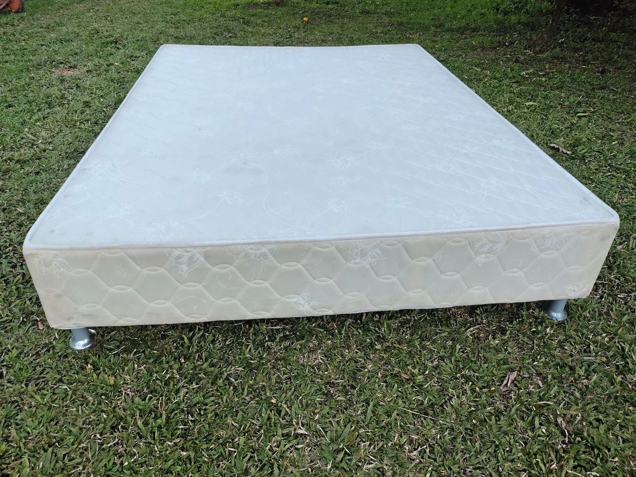 Com entrega base box casal 