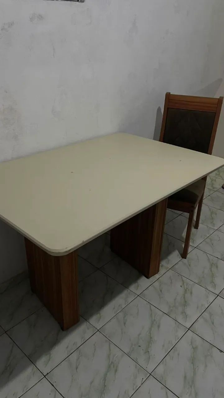 VENDO MESA 600 REAIS