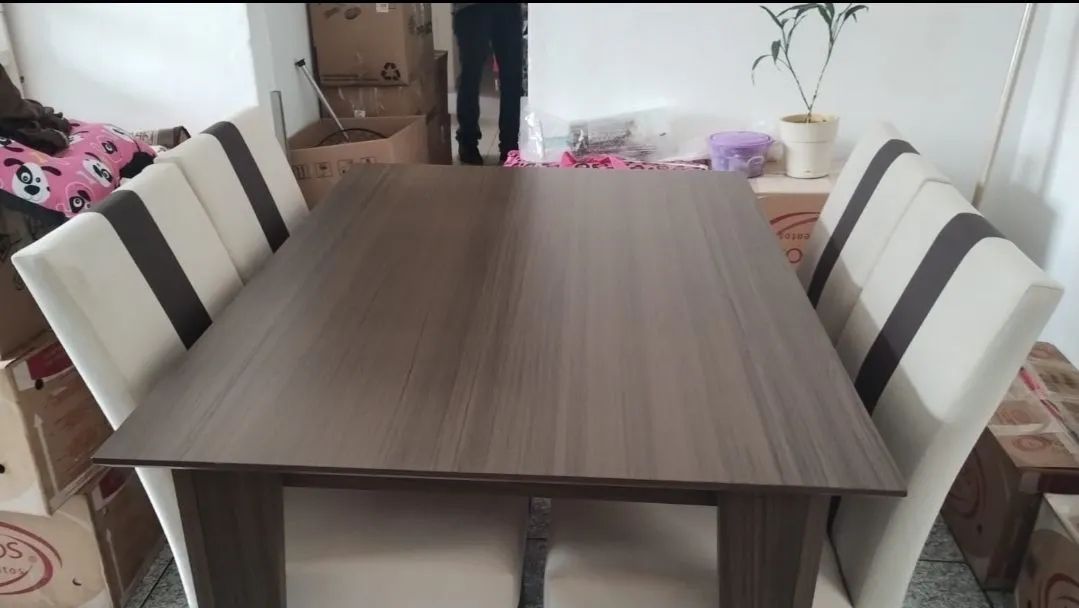 Mesa com 4 cadeiras