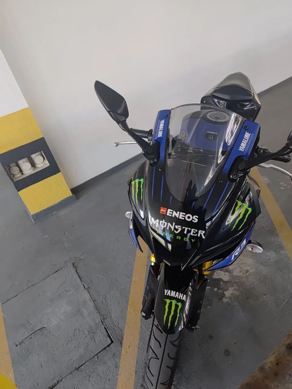 Yamaha R3 monster
