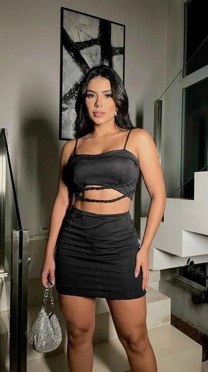 Conjunto cropped e saia - Moda feminina