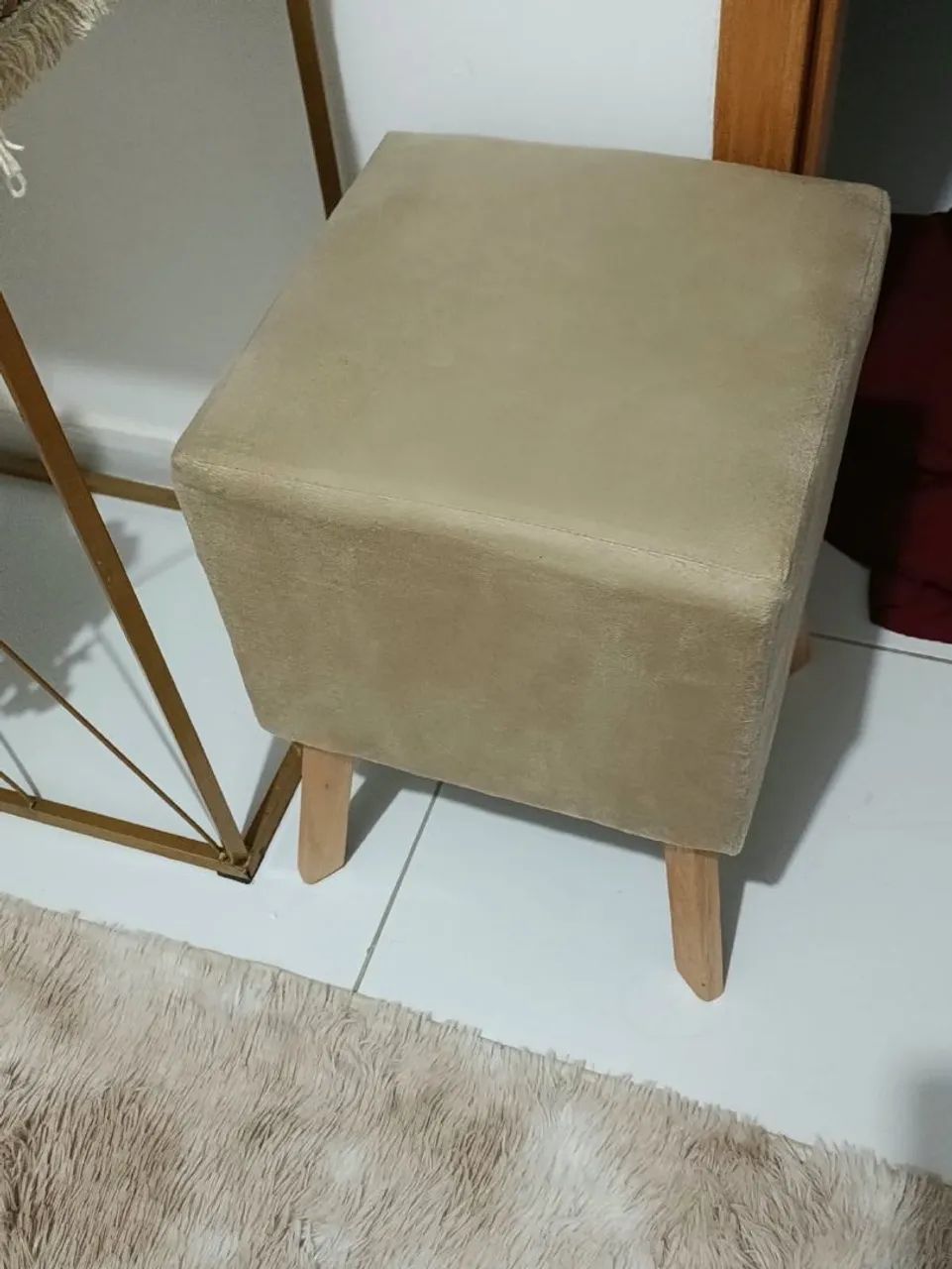 Vendo Sofá e 2 Pufs - Foto 2