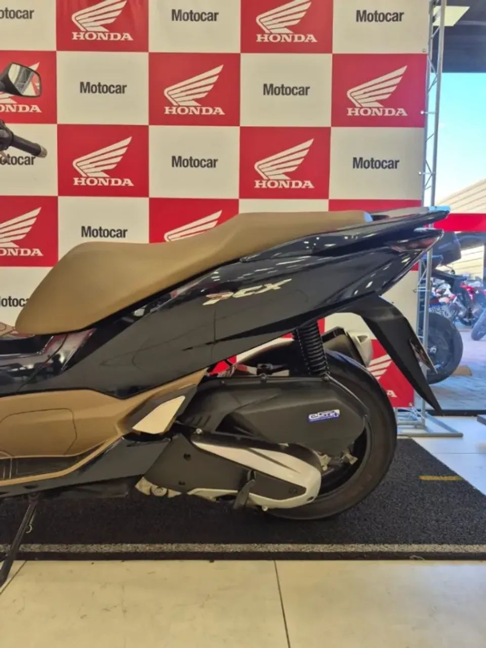 PCX DLX 2025  - Foto 3