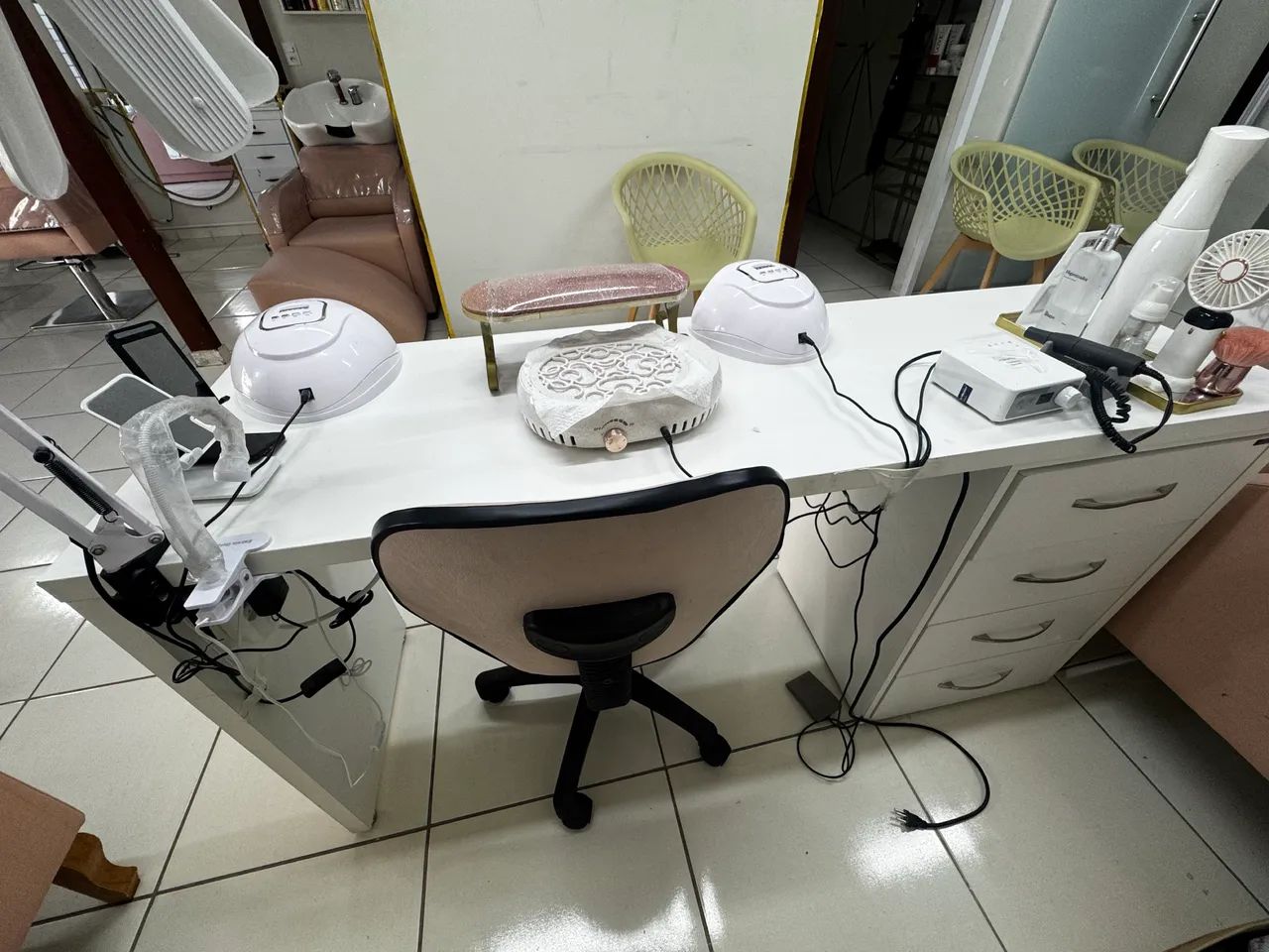 Mesa de atendimento para salão de beleza - R$ 700,00 - Foto 2