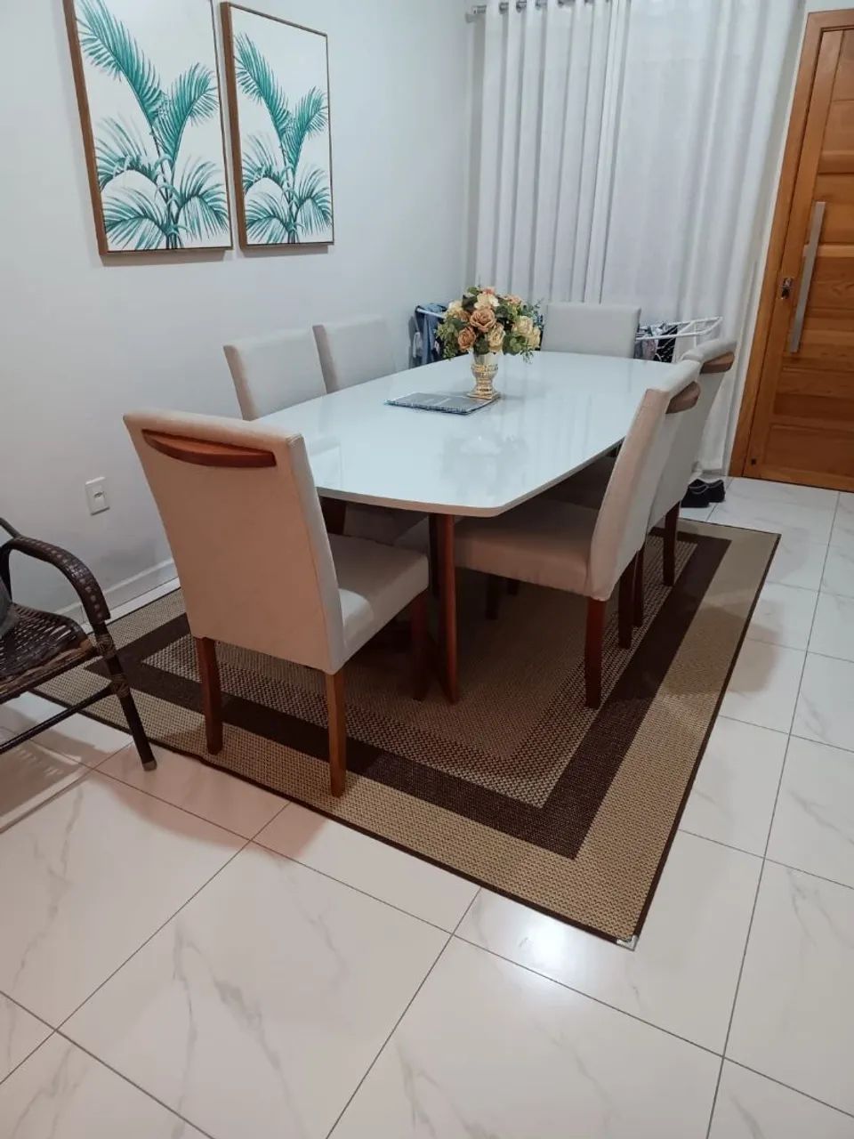 Mesa de vidro com 8 cadeiras  - Foto 2