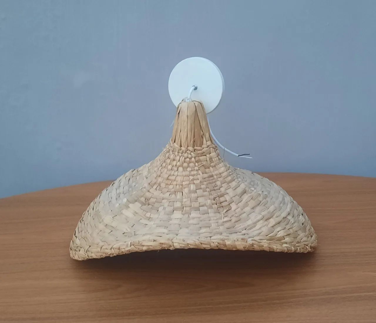 Luminária pendente chapéu de ratan rústico 
