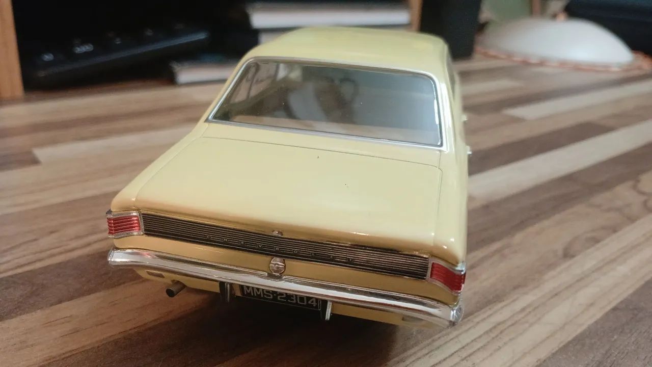 Opala 1:24 amarelo  california - Foto 2