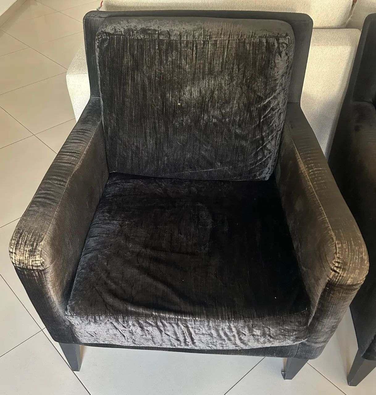 Duas Poltronas de veludo - Foto 2