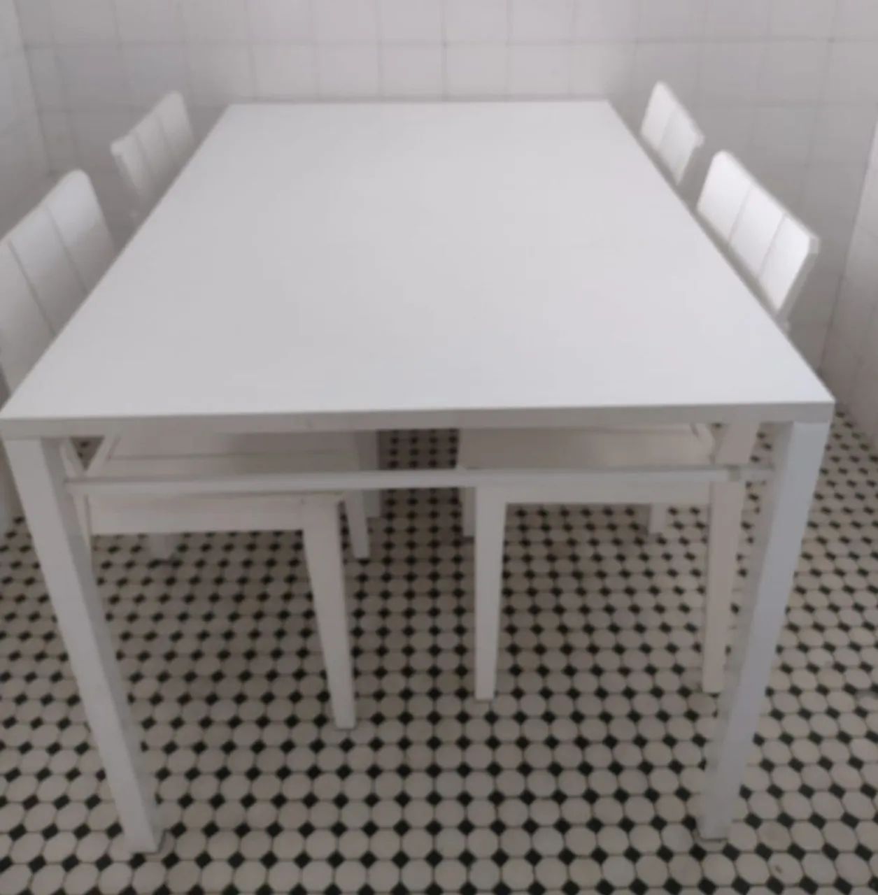 Mesa retangular (sem as cadeiras)