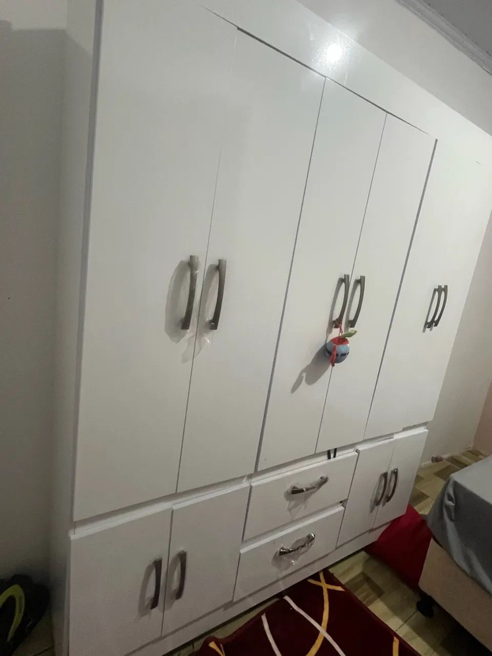 Guarda roupa bem conservado 