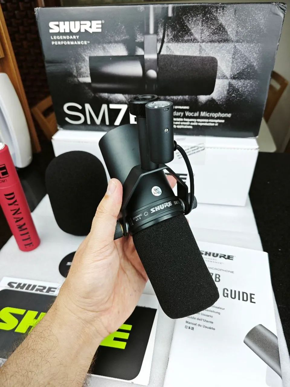 MICROFONE SM7B DINÂMICO + PRÉ AMPLIFICADOR DINAMYTE  - Foto 2
